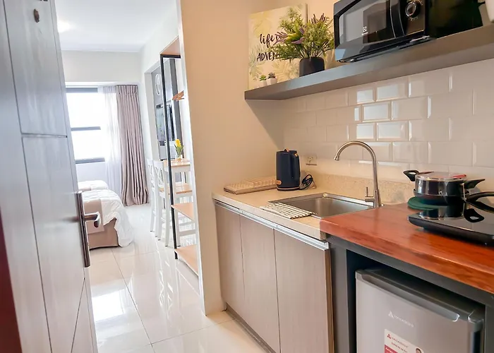 Cozy Space By Nomad Space Ph At Horizons 101 With Pool, Netflix, Wifi 아파트호텔 2*