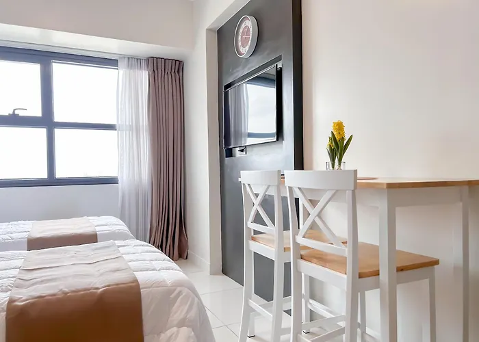 Cozy Space By Nomad Space Ph At Horizons 101 With Pool, Netflix, Wifi 아파트호텔 세부