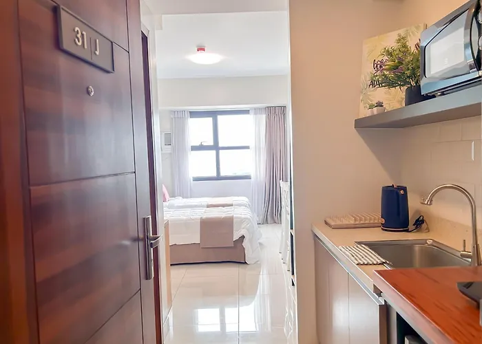 Cozy Space By Nomad Space Ph At Horizons 101 With Pool, Netflix, Wifi