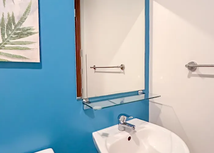 Cozy Space By Nomad Space Ph At Horizons 101 With Pool, Netflix, Wifi 2*