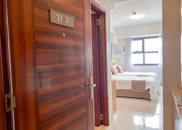 Cozy Space By Nomad Space Ph At Horizons 101 With Pool, Netflix, Wifi 아파트호텔 세부